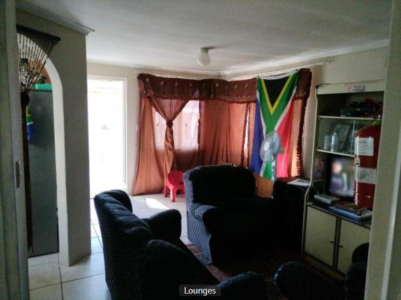 2 Bedroom Property for Sale in Umrhabulo Triangle Western Cape